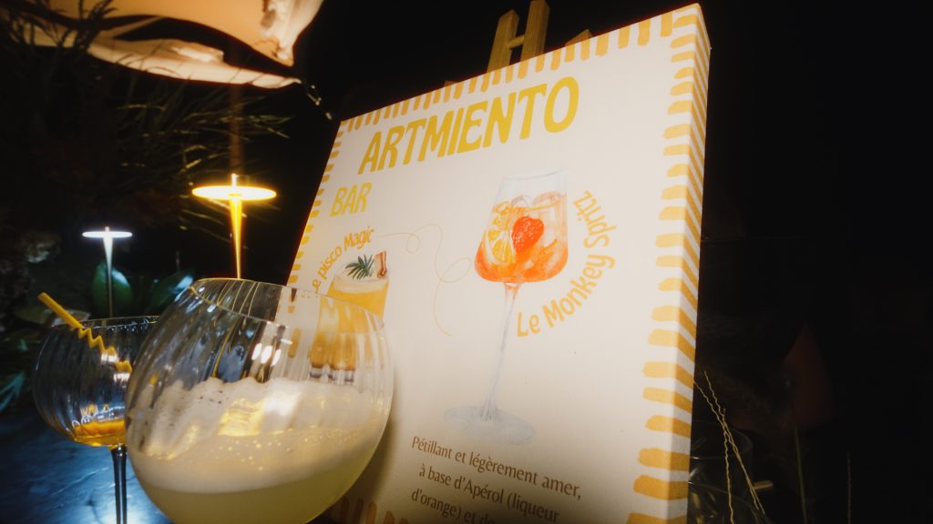 Bar à cocktails personnalisé lors du mariage de Barbara et Arthur au Cap Ferret