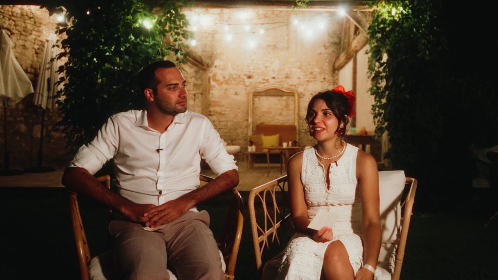 Manon et Yoann découvrent les témoignages de leurs proches