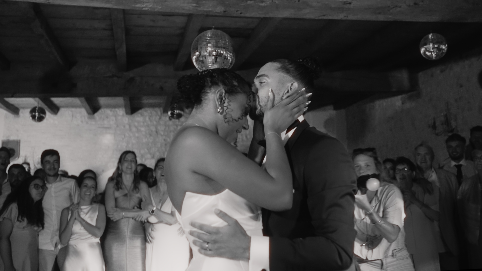 Première danse de Maëva et Quentin lors de leur mariage au Château de Puyrigaud